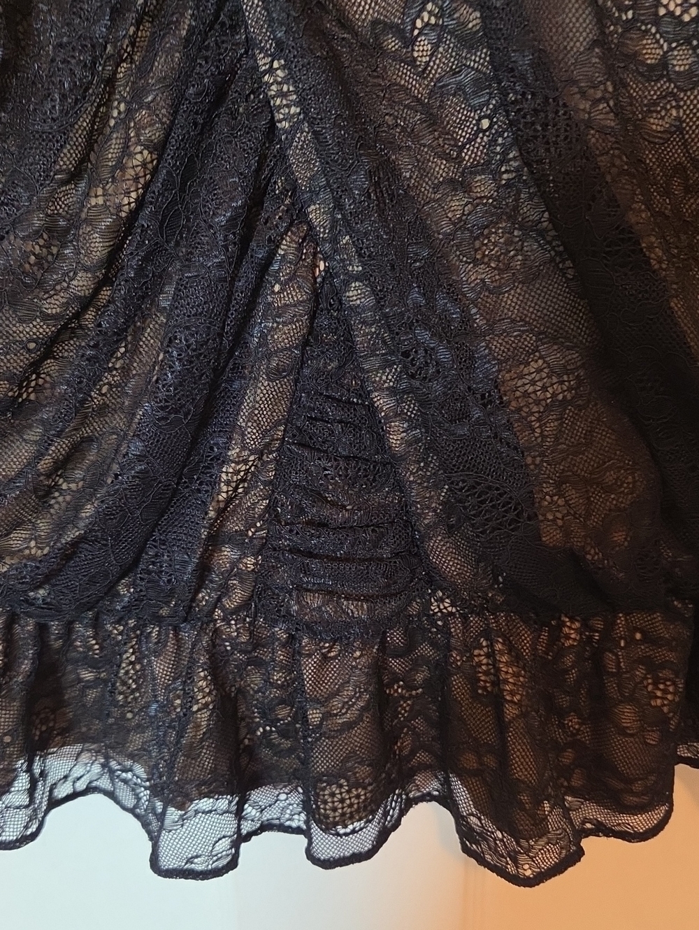 Veronica Beard Kailani Cross-Front Peplum Lace Top in Black With Nude Lining 8 - Picture 7 of 13